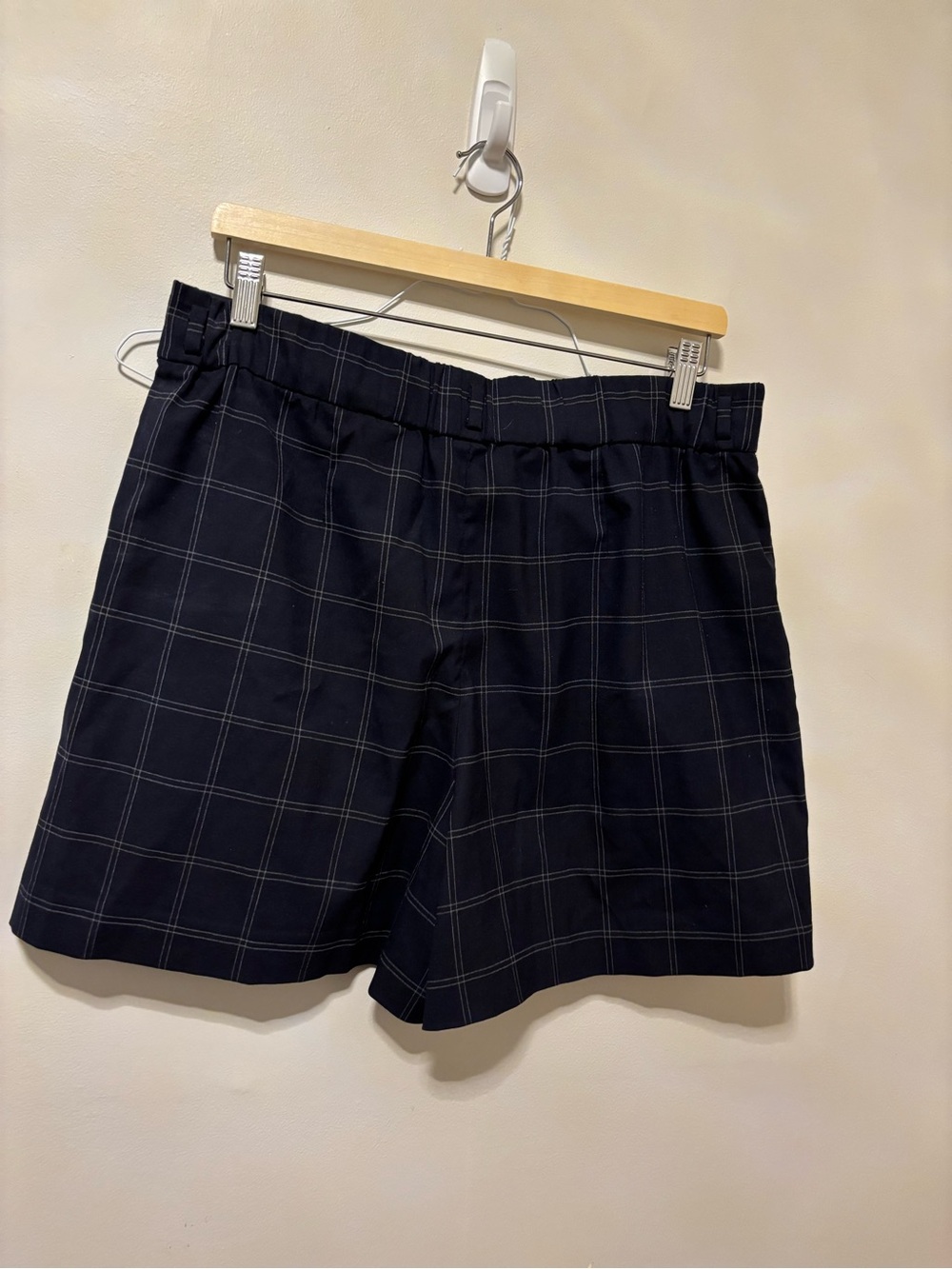 Uniqlo plaid shorts